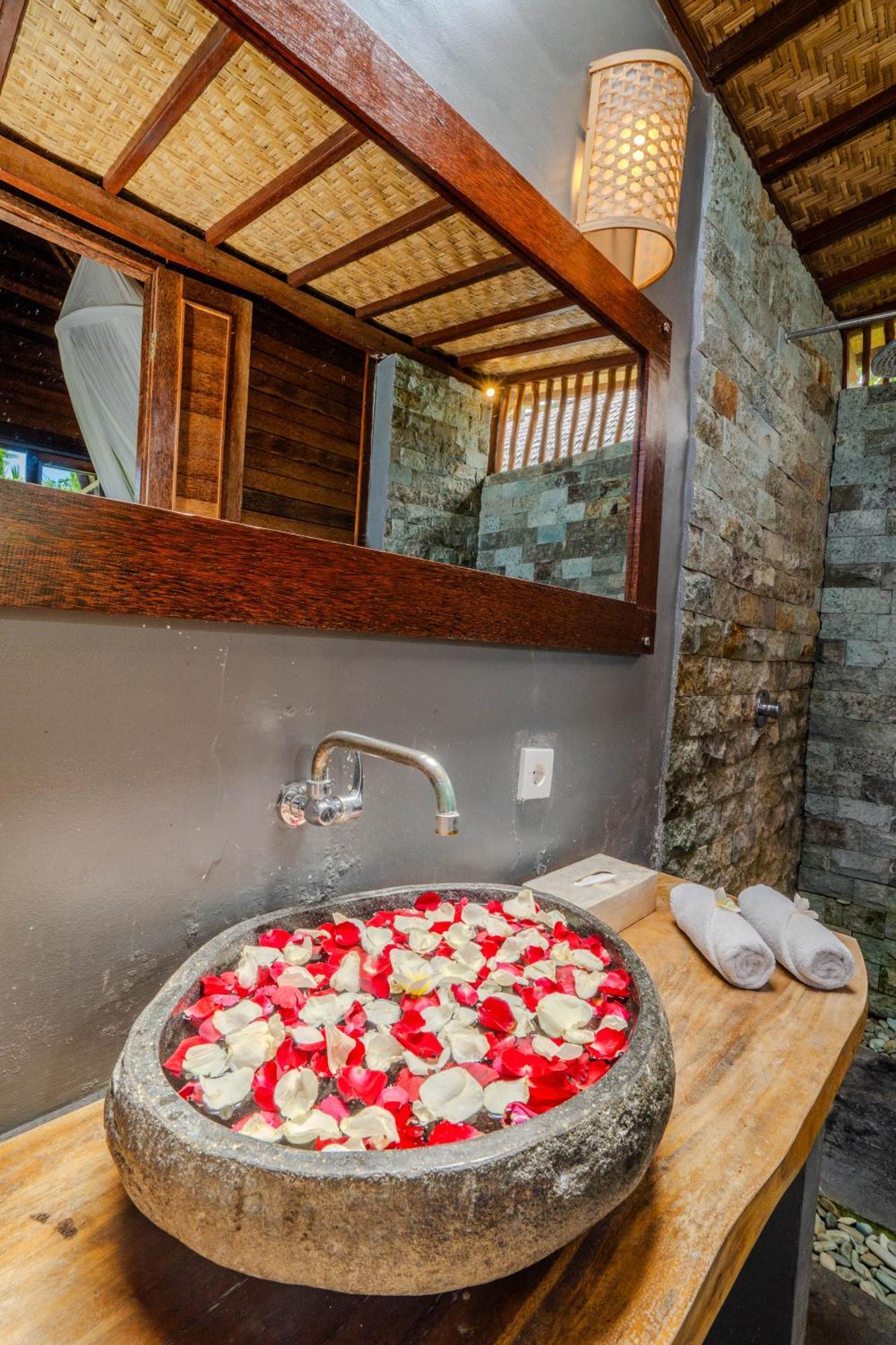 Lumbung Bukit Resort Uluwatu מראה חיצוני תמונה